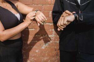 Fitness Tracker vs Smartwatch: Which Is Better for You?